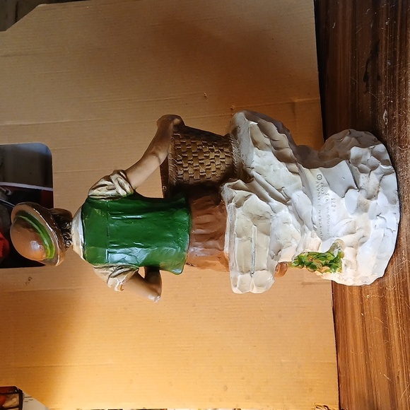 Vintage 1975 Universal Statuary Corp Boy Planter - Picture 3 of 4